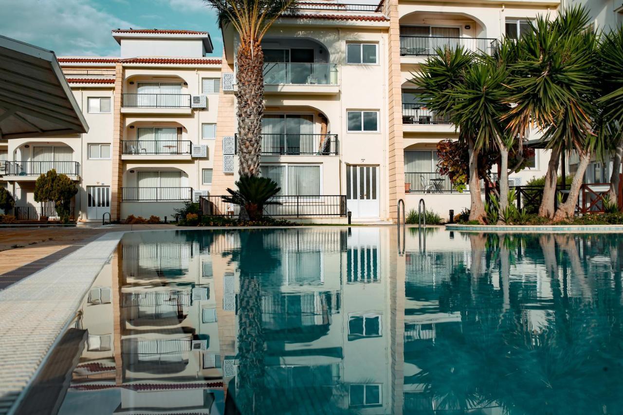 Fantastic 4 Cyprus First Line Beachfront Boghaz Экстерьер фото